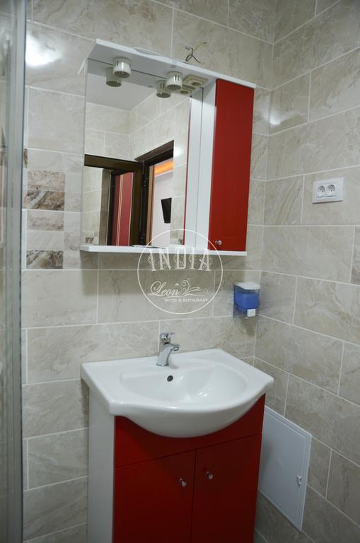 Motel - Restaurant Leon Bacău Cameră foto